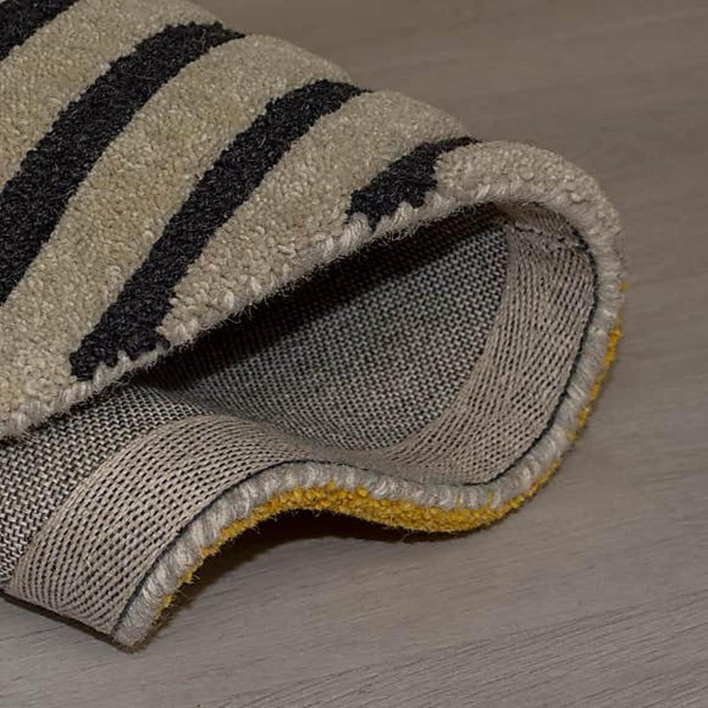 Export Quality Handmade Woollen Round Carpet – Elegant Living Room Floor Rug