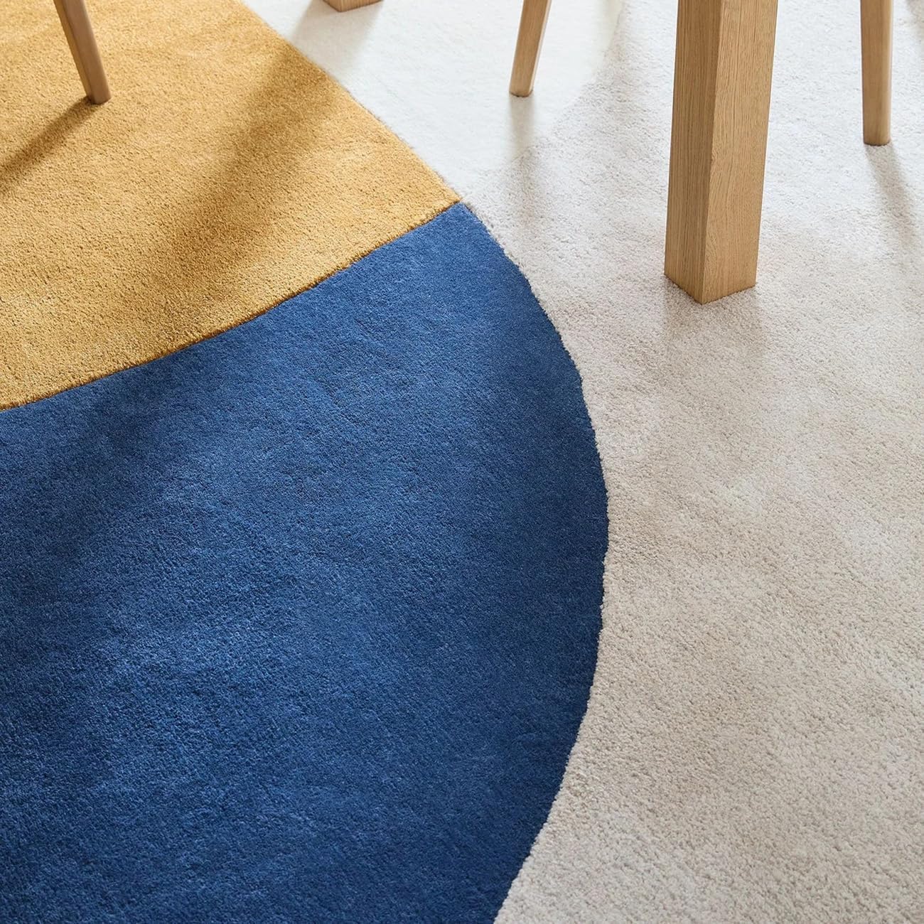 Handmade Tufted Oval Shape Carpet with Super Soft Woolen Carpet for Your Bedroom & Living Room