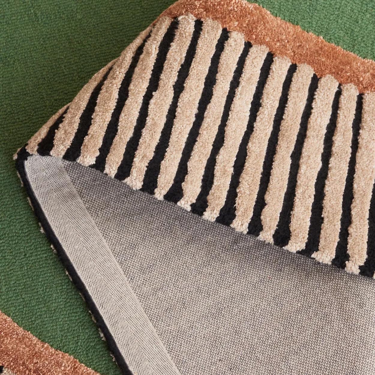 Handmade Tufted Oval Shape Carpet with Super Soft Woolen Carpet for Your Bedroom & Living Room