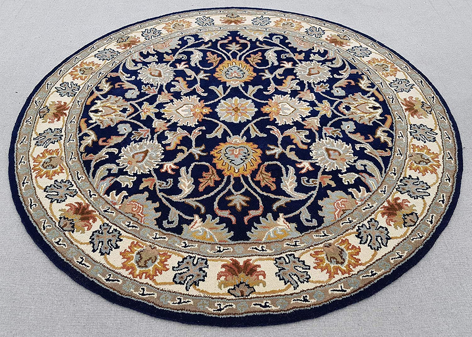 Export Quality Handmade Floral Woollen Round Carpet for Living Room