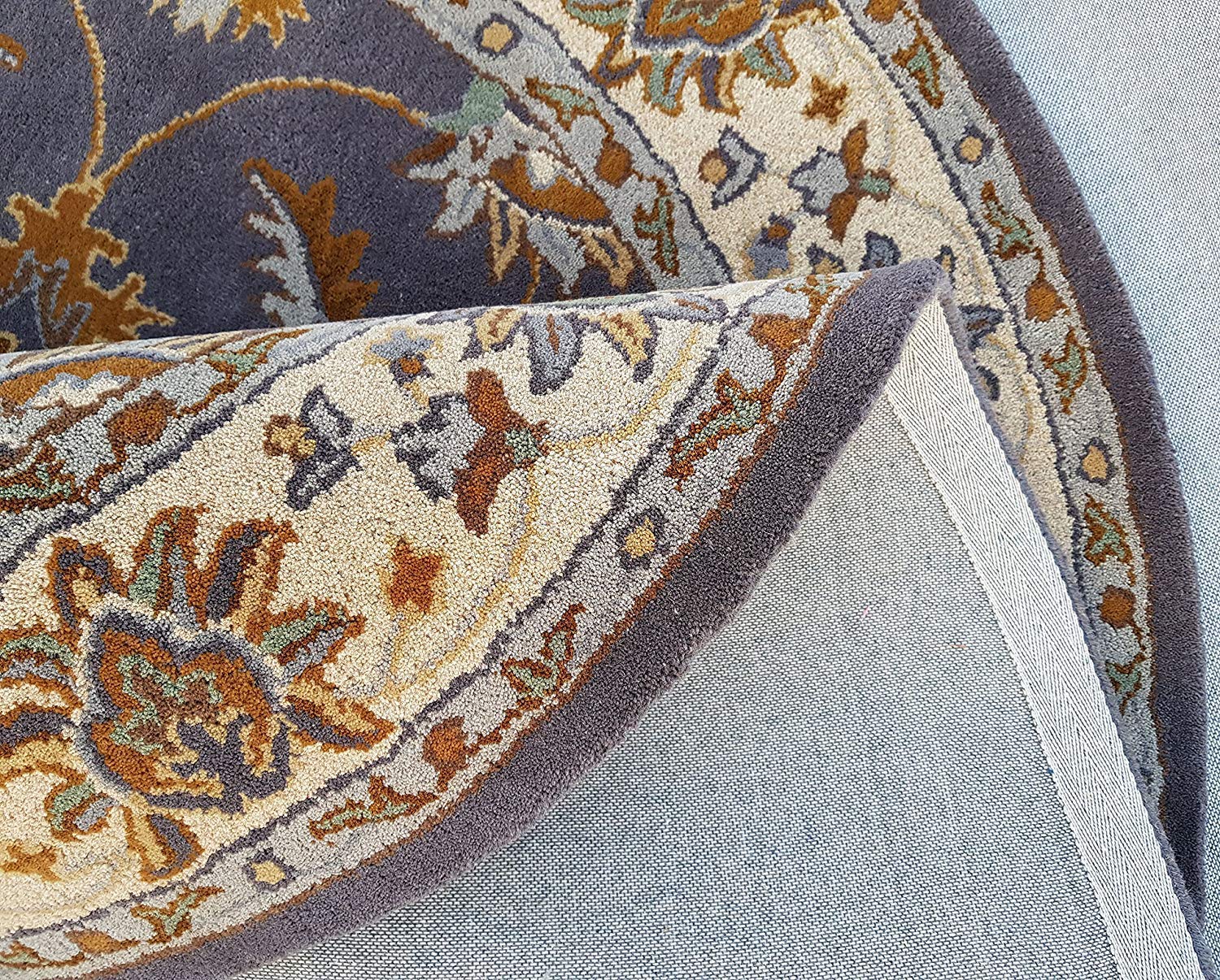 Export Quality Handmade Floral Woollen Round Carpet for Living Room