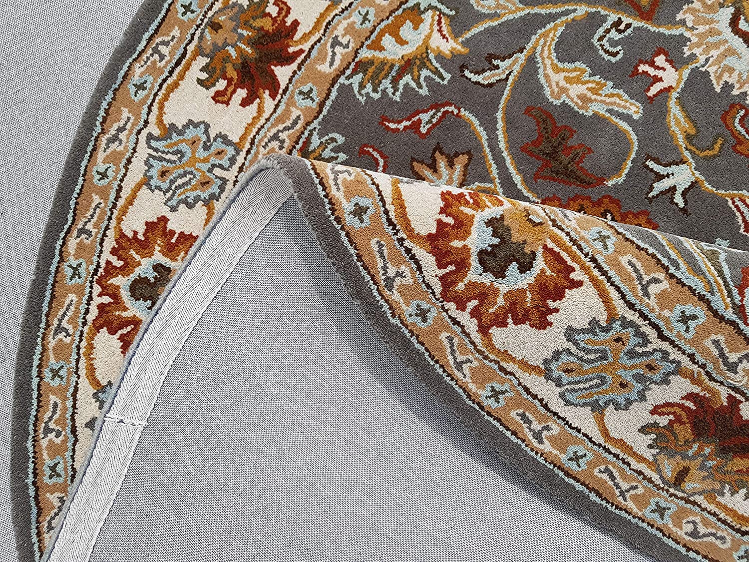 Export Quality Handmade Floral Woollen Round Carpet for Living Room